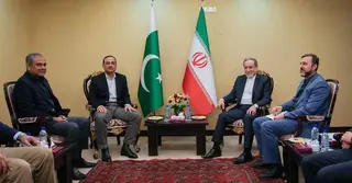 যুদ্ধ নাকি সমঝোতা? আসিম মুনিরের সঙ্গে আরাঘচির বৈঠক